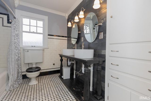 665 S Weinbach Avenue, Evansville, IN 47714