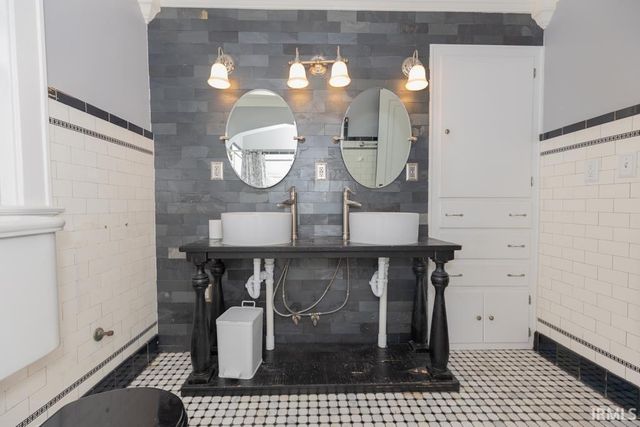 665 S Weinbach Avenue, Evansville, IN 47714