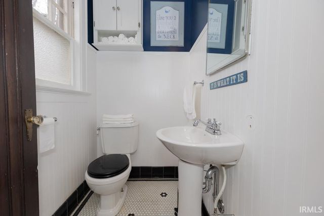 665 S Weinbach Avenue, Evansville, IN 47714