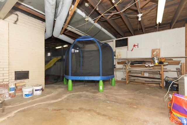 665 S Weinbach Avenue, Evansville, IN 47714