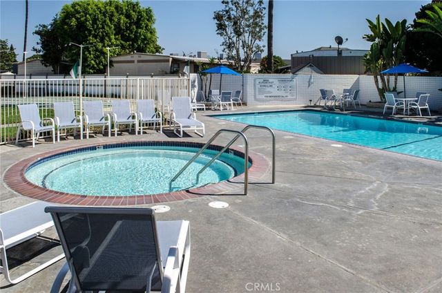 94 Yorktown, Newport Beach, CA 92660