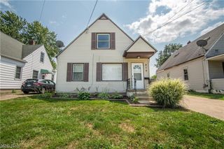 870 E Archwood Avenue, Akron, OH 44306