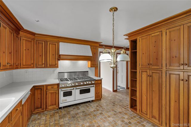 102 Birchwood Avenue, Nyack, NY 10960