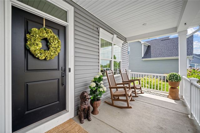 240 Regency Dr, North Strabane, PA 15330
