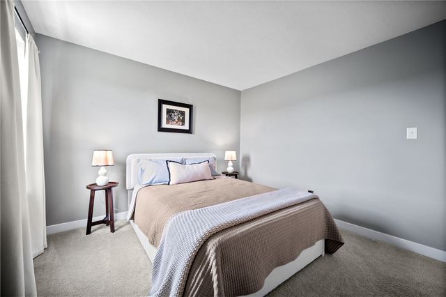 240 Regency Dr, North Strabane, PA 15330