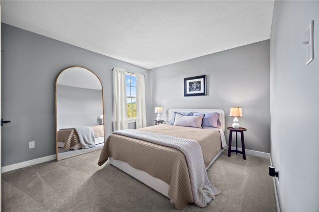 240 Regency Dr, North Strabane, PA 15330