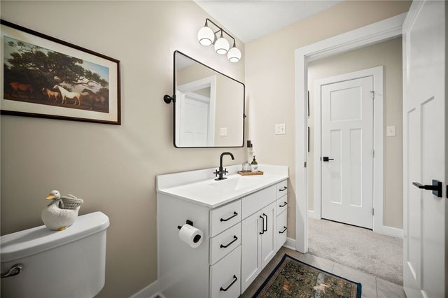 240 Regency Dr, North Strabane, PA 15330