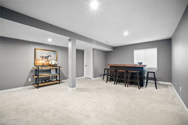 240 Regency Dr, North Strabane, PA 15330