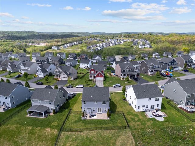 240 Regency Dr, North Strabane, PA 15330