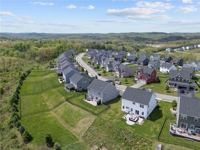 240 Regency Dr, North Strabane, PA 15330