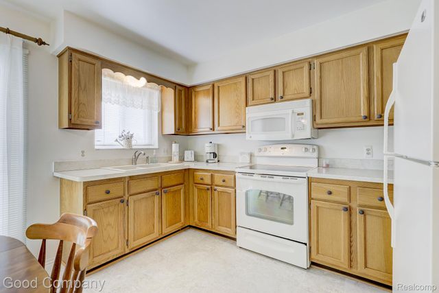 32082 Mark Adam Lange, Warren, MI 48093