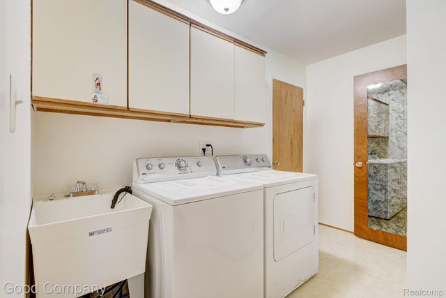 32082 Mark Adam Lange, Warren, MI 48093