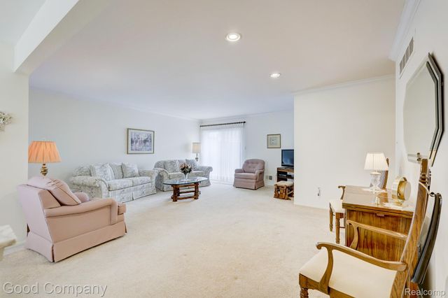 32082 Mark Adam Lange, Warren, MI 48093