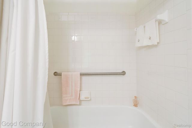 32082 Mark Adam Lange, Warren, MI 48093