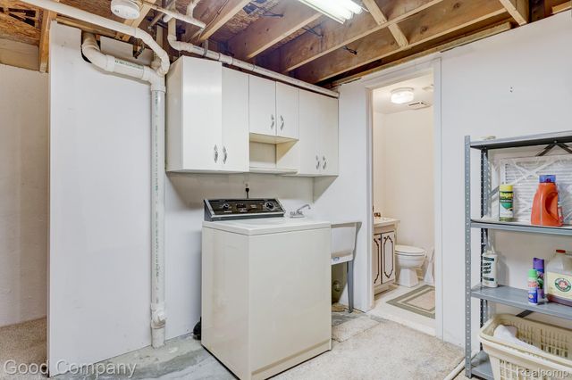 32082 Mark Adam Lange, Warren, MI 48093