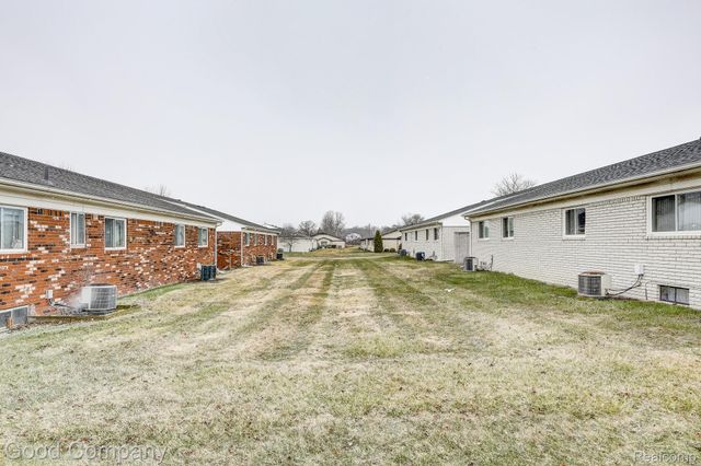 32082 Mark Adam Lange, Warren, MI 48093