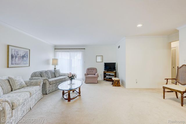 32082 Mark Adam Lange, Warren, MI 48093