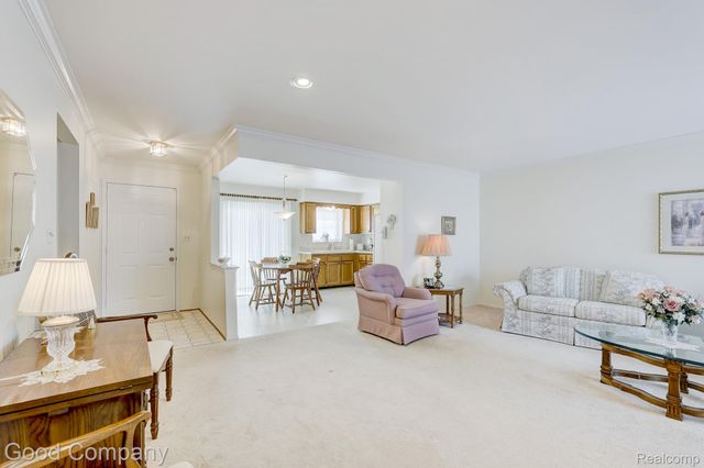 32082 Mark Adam Lange, Warren, MI 48093