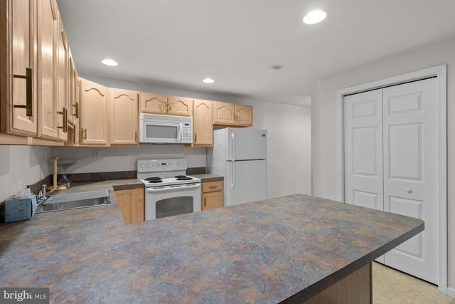 8 TAMAR CT, Bear, DE 19701