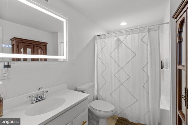 8 TAMAR CT, Bear, DE 19701