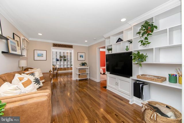 22 W 6TH AVE, Runnemede, NJ 08078