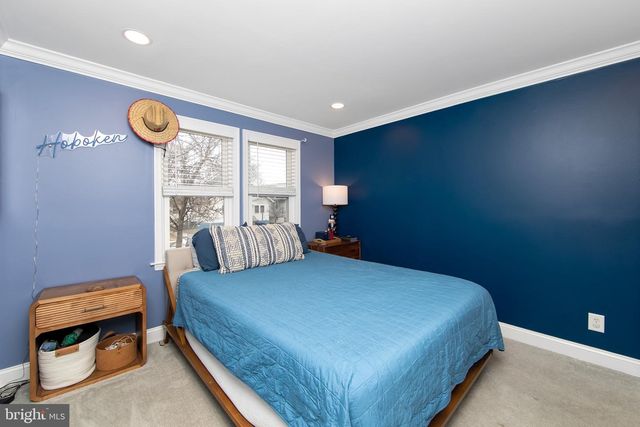 22 W 6TH AVE, Runnemede, NJ 08078