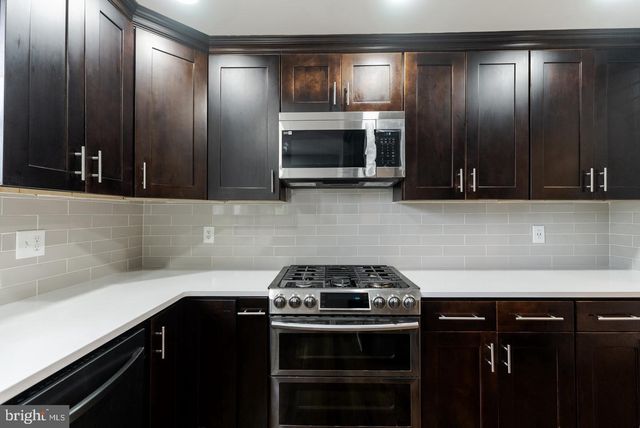 22 W 6TH AVE, Runnemede, NJ 08078