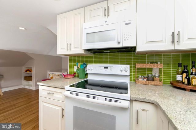 22 W 6TH AVE, Runnemede, NJ 08078