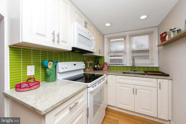 22 W 6TH AVE, Runnemede, NJ 08078