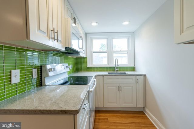 22 W 6TH AVE, Runnemede, NJ 08078