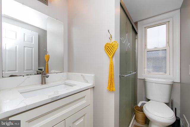 22 W 6TH AVE, Runnemede, NJ 08078