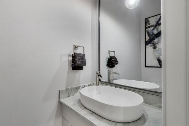 1018 N Honore Avenue C, Chicago, IL 60622