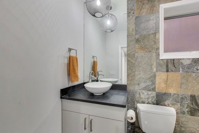 1018 N Honore Avenue C, Chicago, IL 60622