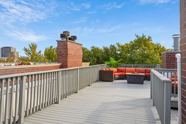 1018 N Honore Avenue C, Chicago, IL 60622