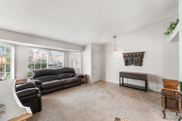 3359 W Avenue J2, Lancaster, CA 93536