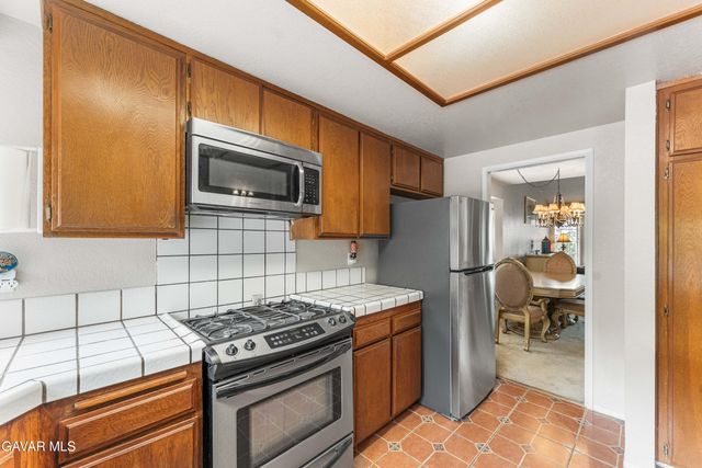 3359 W Avenue J2, Lancaster, CA 93536