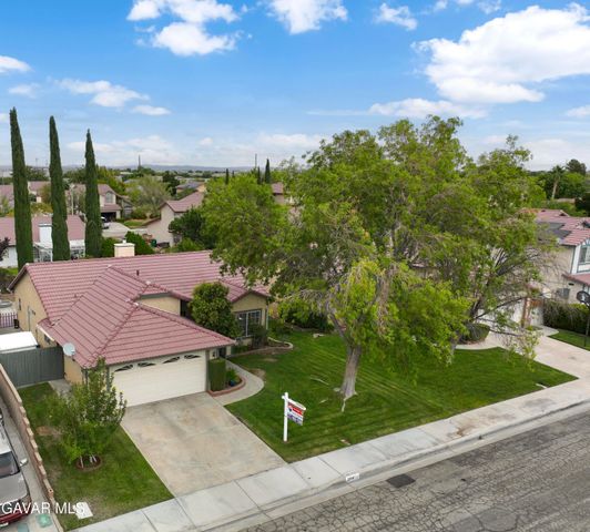 3359 W Avenue J2, Lancaster, CA 93536
