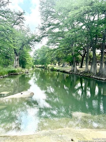 1189A N CR 350, Concan, TX 78838