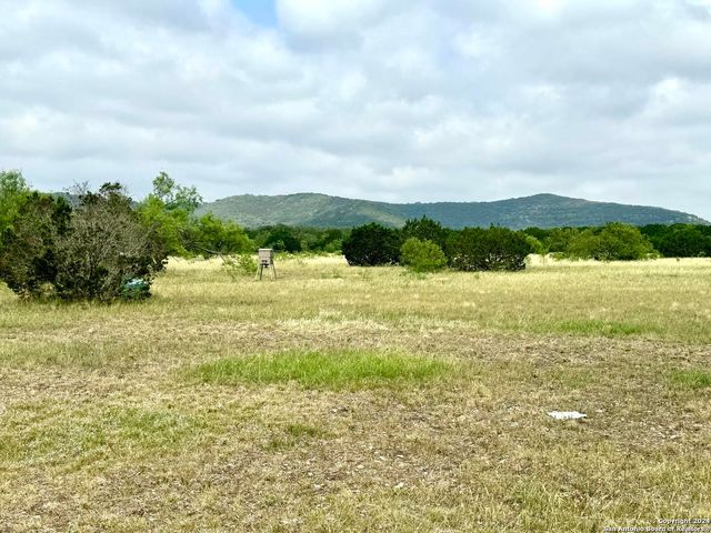 1189A N CR 350, Concan, TX 78838