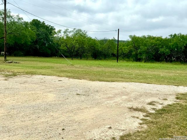 1189A N CR 350, Concan, TX 78838