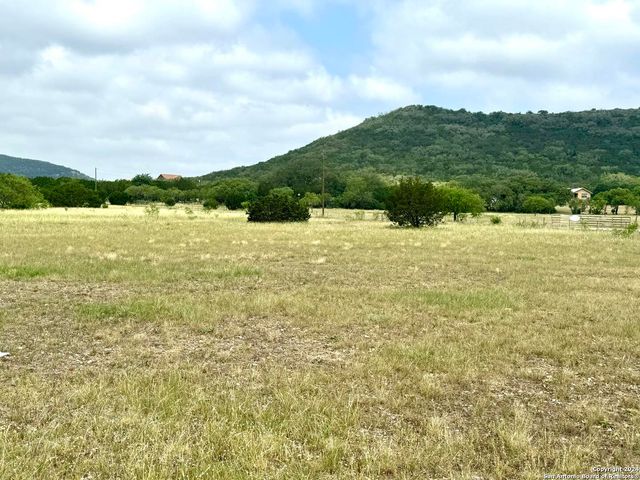 1189A N CR 350, Concan, TX 78838