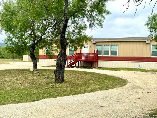 1189A N CR 350, Concan, TX 78838