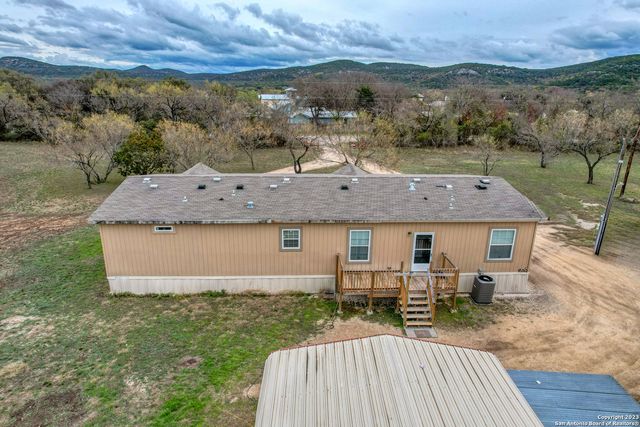 1189A N CR 350, Concan, TX 78838