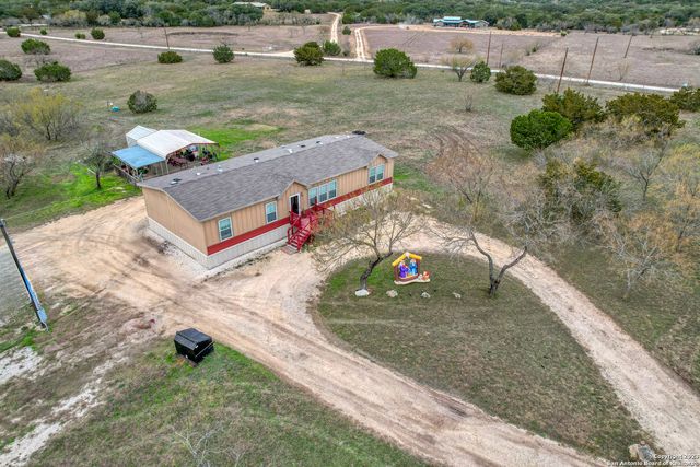 1189A N CR 350, Concan, TX 78838