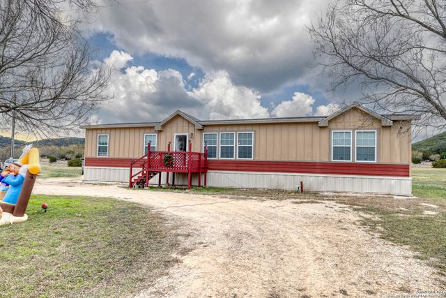 1189A N CR 350, Concan, TX 78838