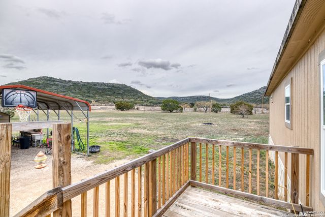 1189A N CR 350, Concan, TX 78838