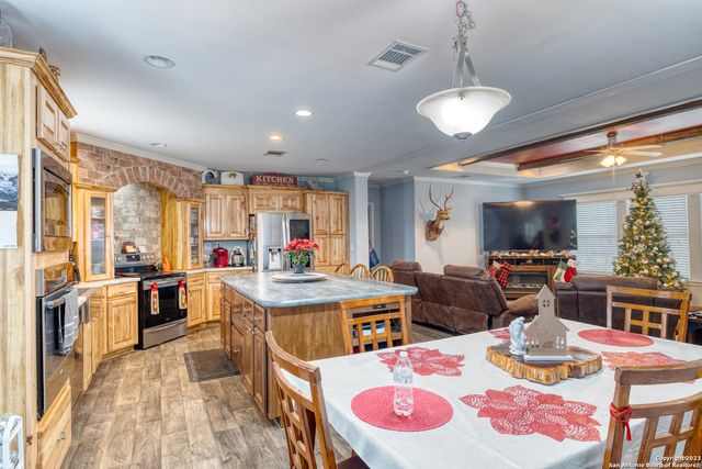 1189A N CR 350, Concan, TX 78838