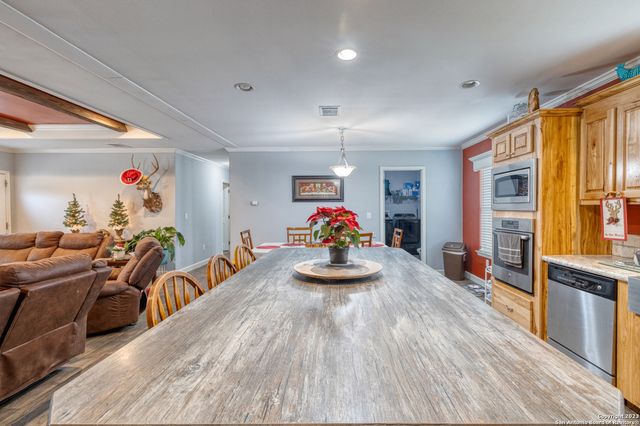 1189A N CR 350, Concan, TX 78838