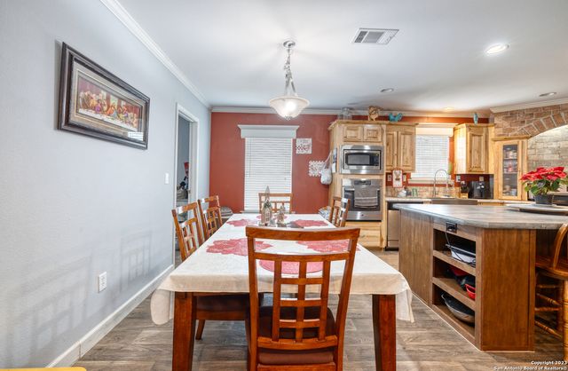 1189A N CR 350, Concan, TX 78838