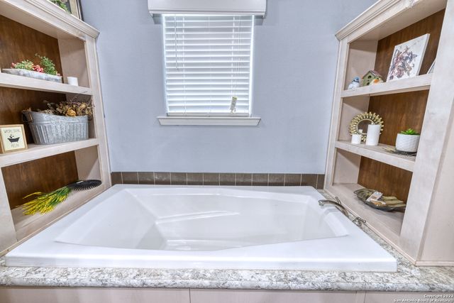 1189A N CR 350, Concan, TX 78838